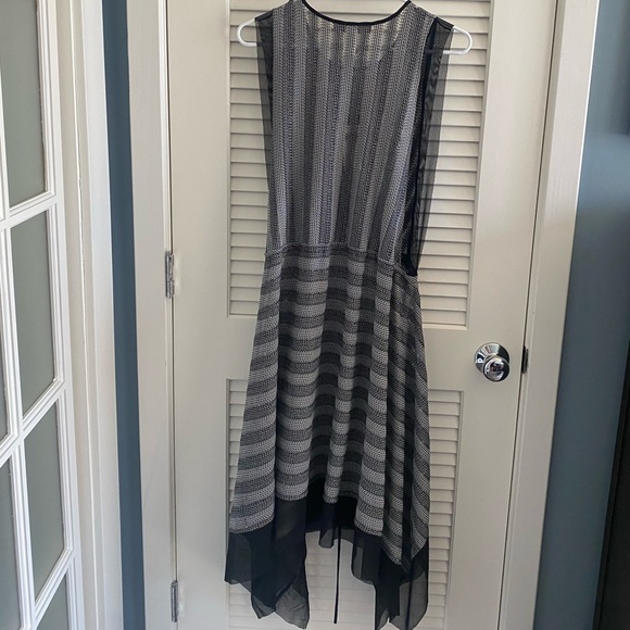 BCBGMAXAZRIA • Dress • Cocktail • Party • Metallic • Size M - Picture 4 of 4